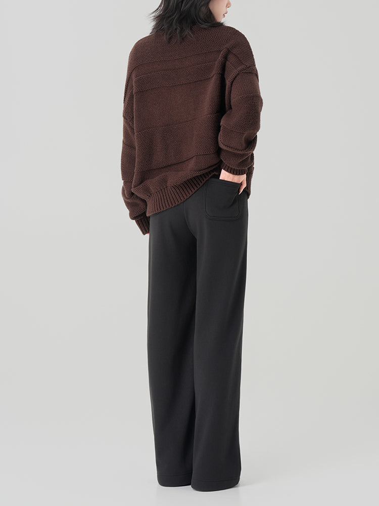 太め糸のリブ編みクルーネックセーター