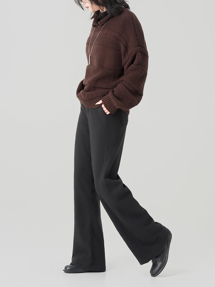 太め糸のリブ編みクルーネックセーター