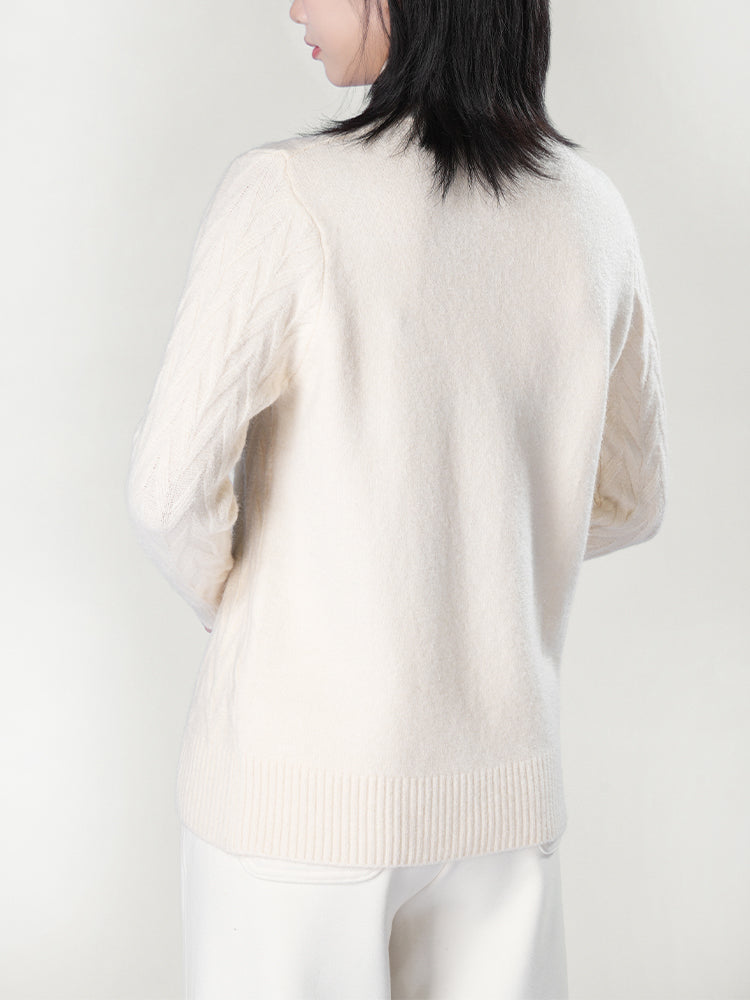 秋冬向け半ハイネックニット