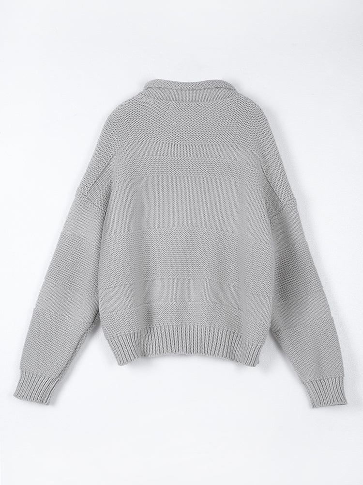 太め糸のリブ編みクルーネックセーター