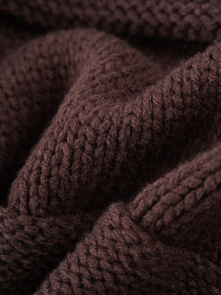 太め糸のリブ編みクルーネックセーター